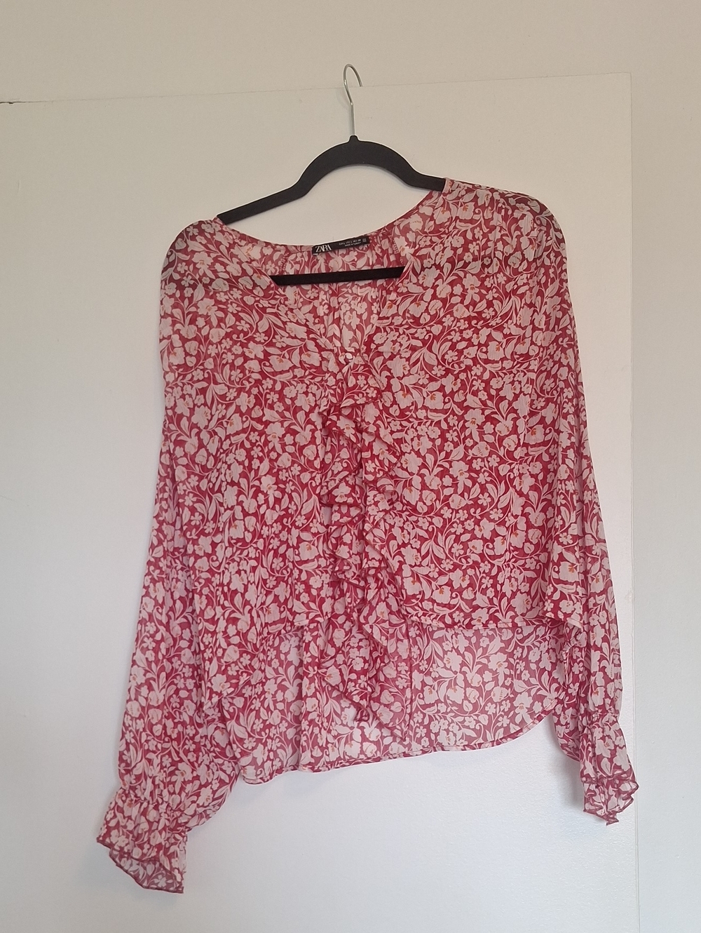 Zara Pink and White Floral Ruffle Blouse